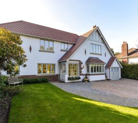 Traditional Style PVCu Woodgrain Windows in Painswick